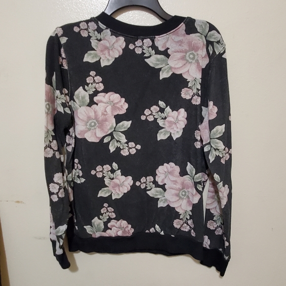 A Floral sweater - Picture 2 of 4